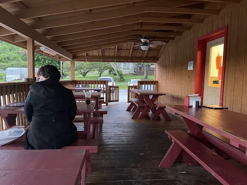 Dale Hollow 1 Stop BBQ