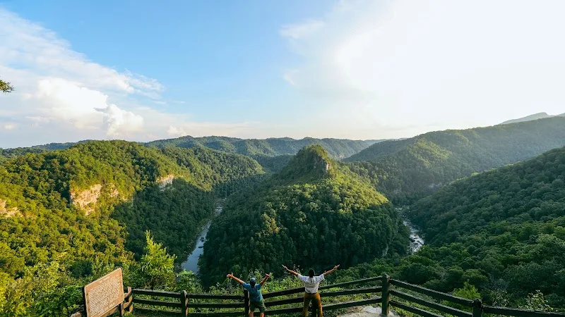 Breaks Interstate Park