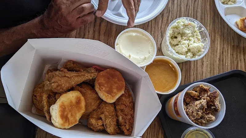 Lee's Famous Recipe Chicken