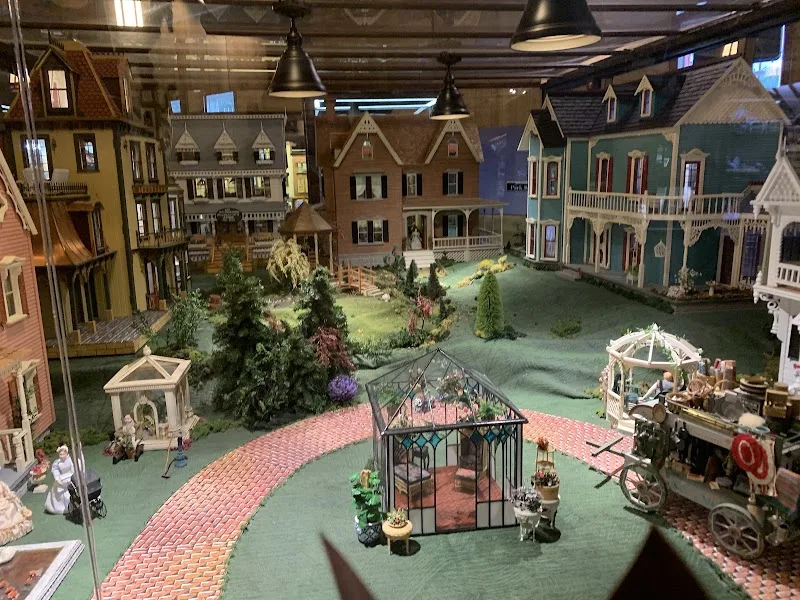 Great American Dollhouse Museum