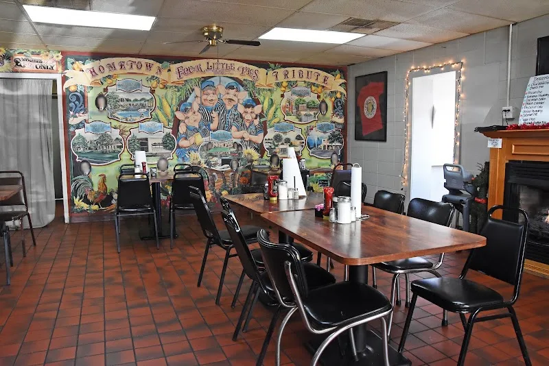 Deaton's Four Little Pigs BBQ