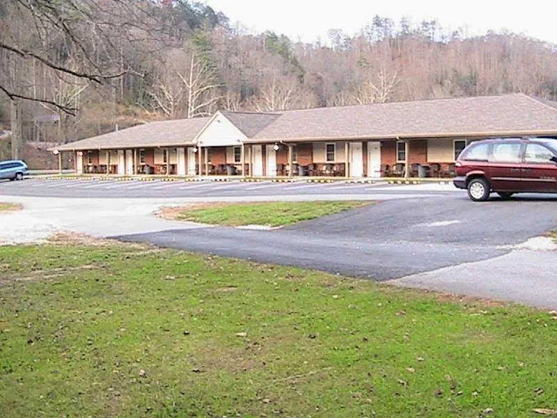 Li'l Abner Motel & Cottages