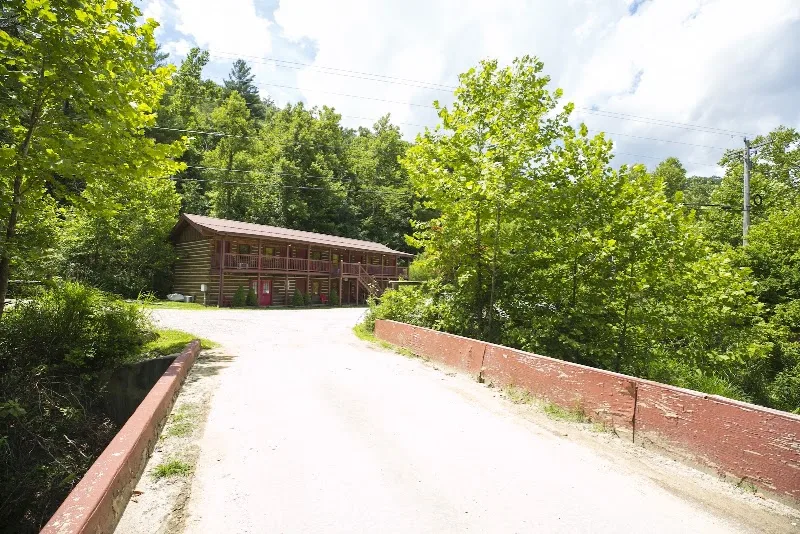 Black Bear Lodge Motel