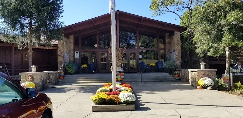 Lewis Caveland Lodge
